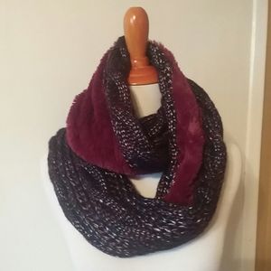 Cable Knit Reversible To Faux Fur Infinity Scarf